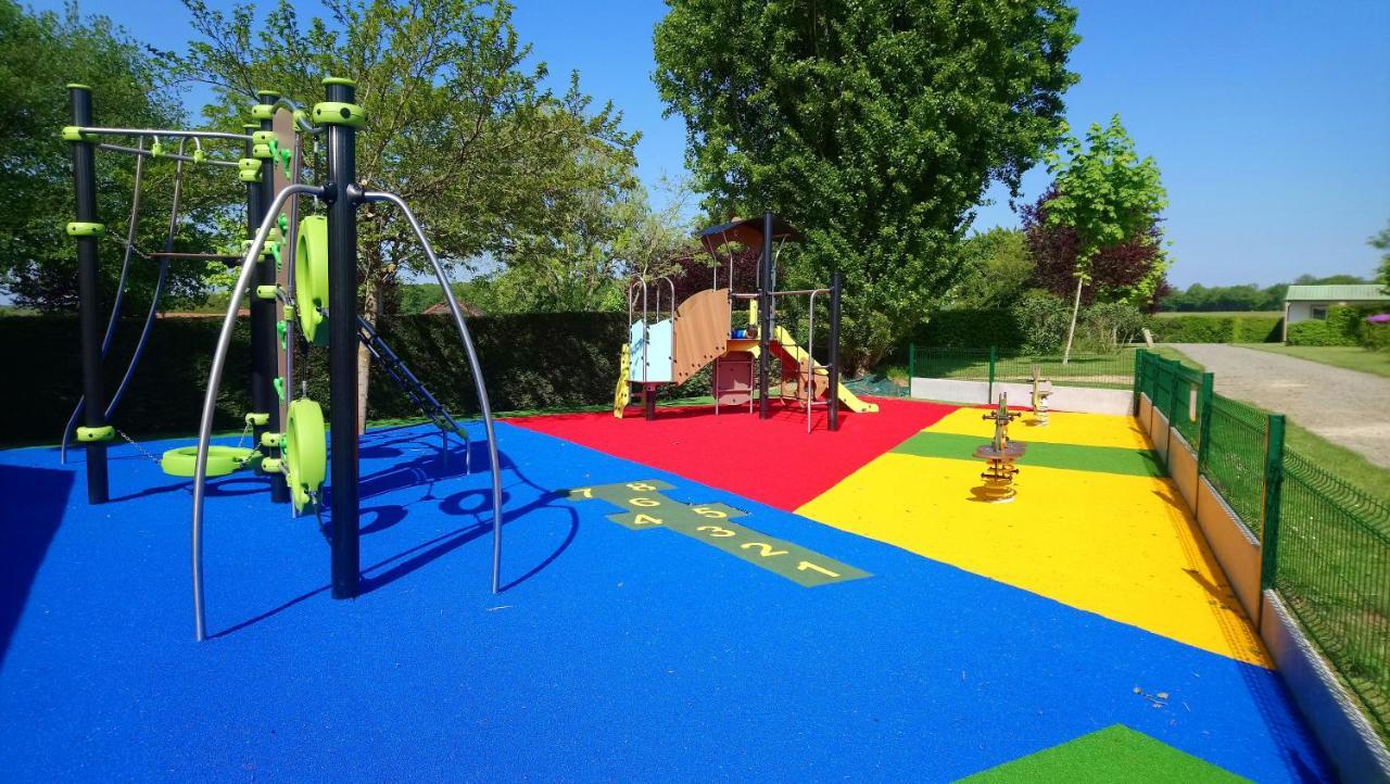 Camping L'Arada Parc Hotel Sonzay Exterior photo